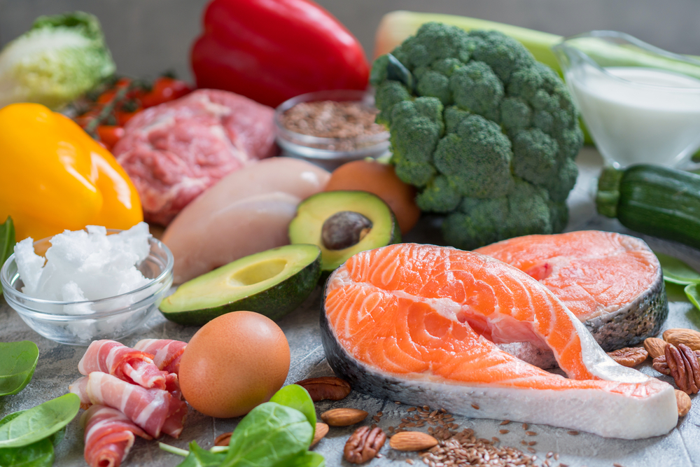 The most common foodstuffs low in FODMAPs – salmon, broccoli, avocado, eggs, nuts, spinach…